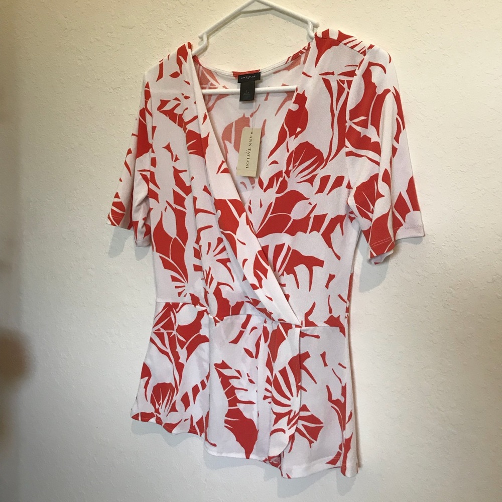 Ann Taylor - NWT blouse! SZ M